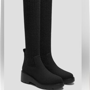 Vivaia boots size US 9